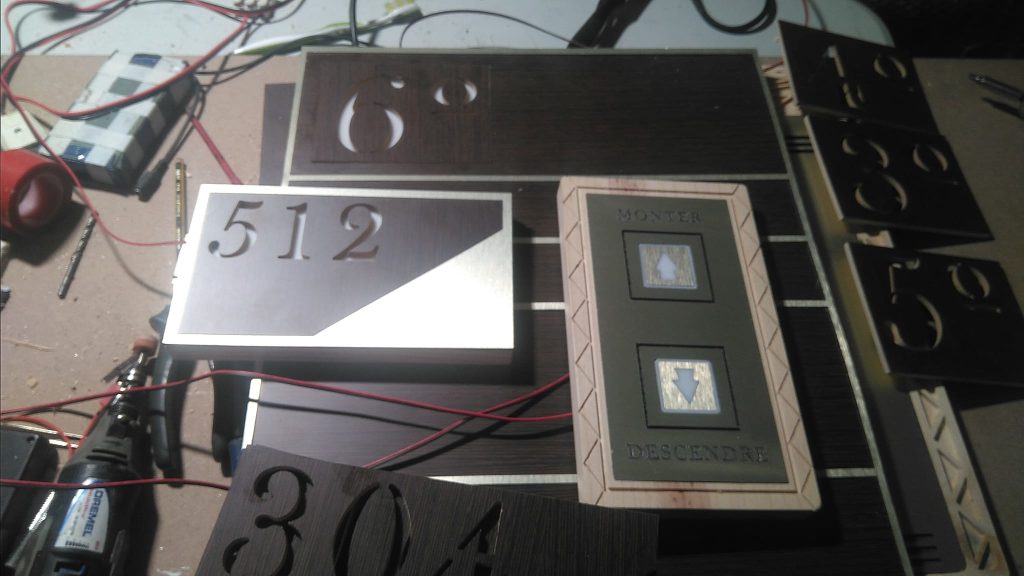 señaletica hotel atrezzo serie televisión- prosolda laser